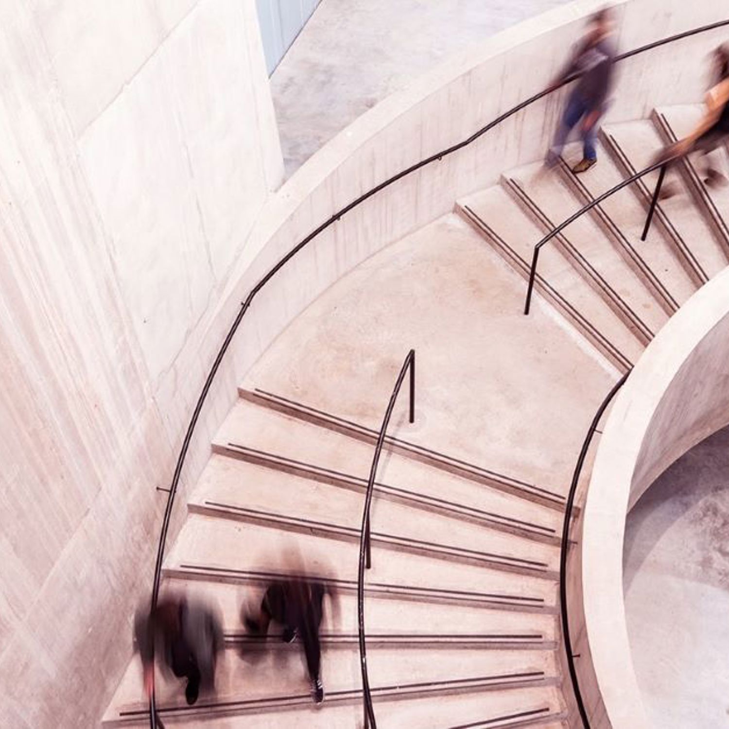 En trappa inne i en byggnad.